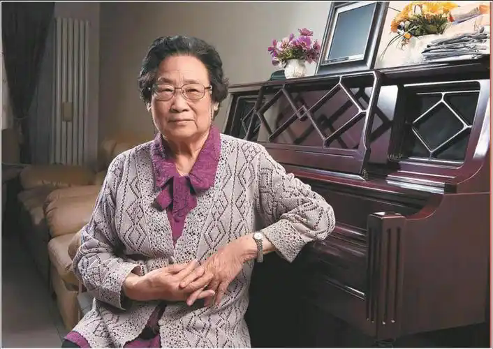 科学家——屠呦呦